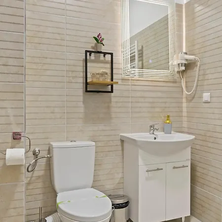 Unique Royal 28 Apartment Bucharest Exterior photo